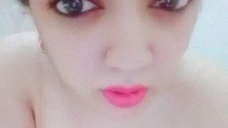 Sexy Creamy Figured Randi Lady Majedar Tease Show
